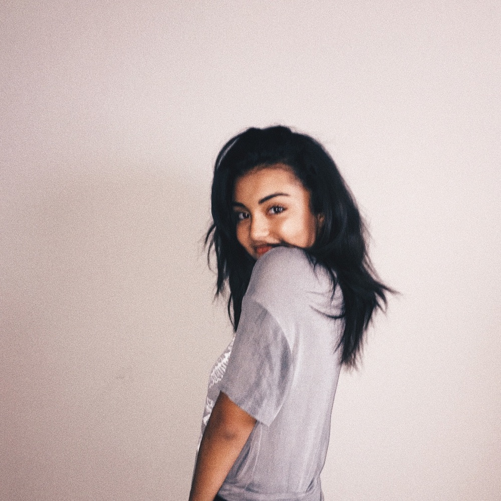 Meet your Posher, Mia